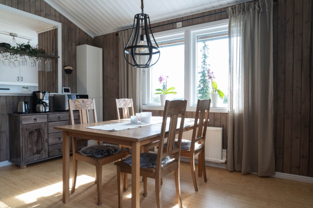Smakfullt renoverad stuga i vackra Messlingen