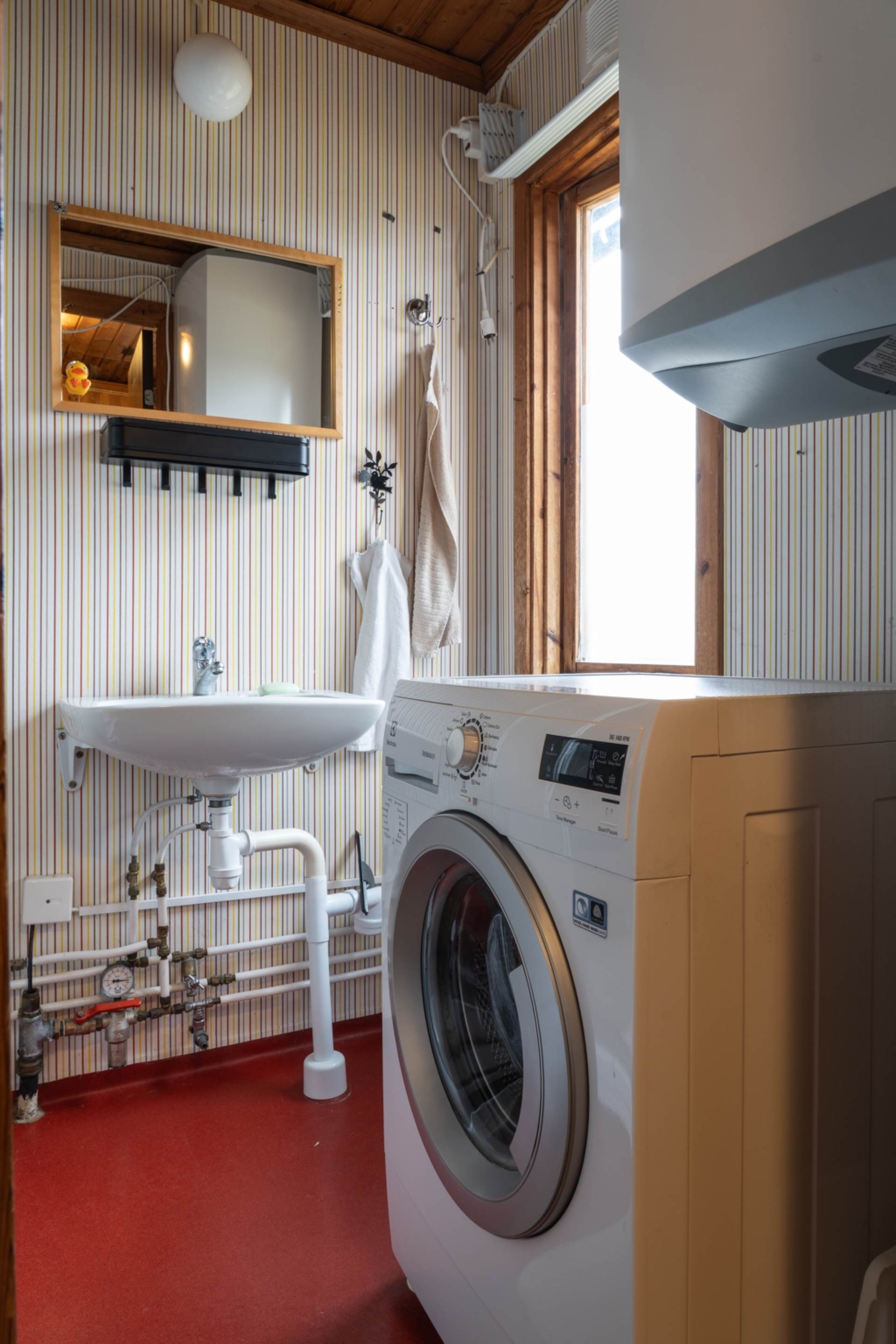 Idylliskt läge i Fjällnäs med storslagen utsikt över fjäll och sjö!