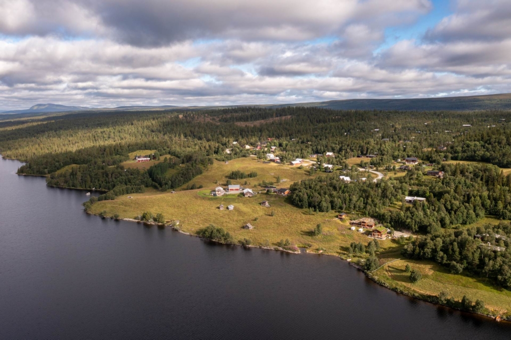 Vackert belägen fastighet i rofylld fjällmiljö