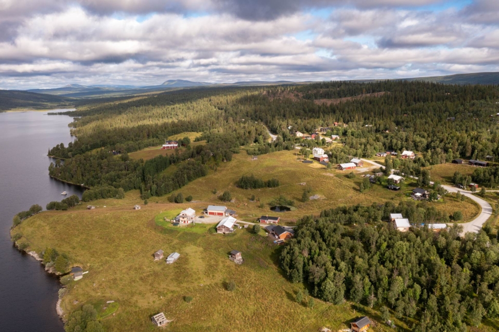 Vackert belägen fastighet i rofylld fjällmiljö