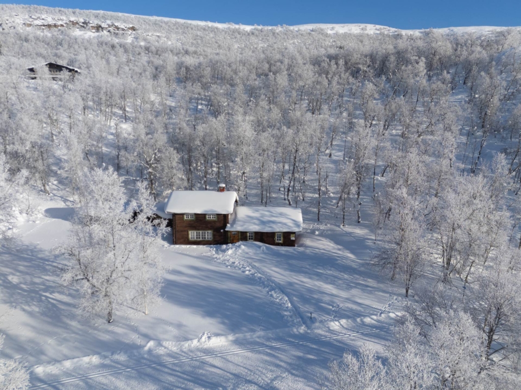 Fantastiskt läge med många möjligheter, direkt närhet till aktiviteter och mäktig fjällnatur!