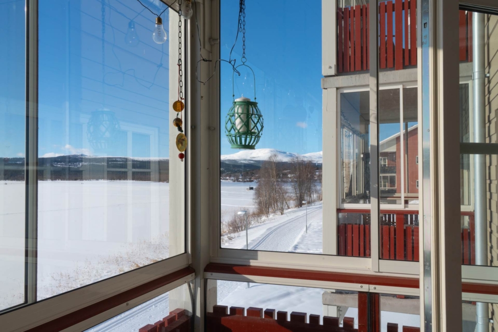 Centralt läge alldeles vid Funäsdalssjön med gångavstånd till det mesta!