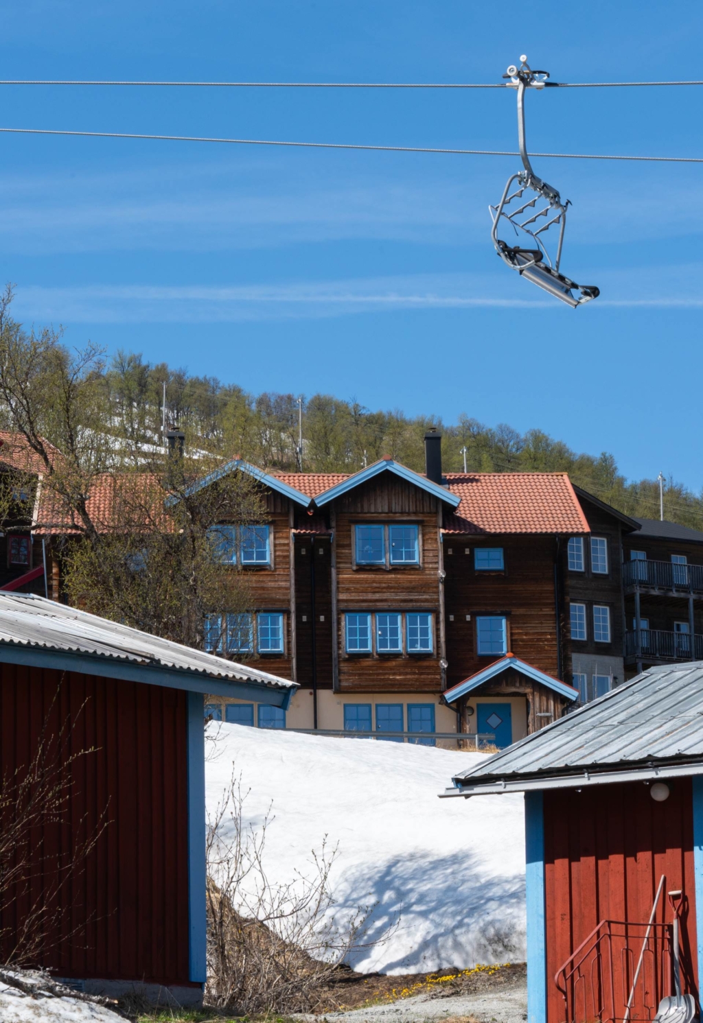 Bo mitt i backen! Attraktivt läge i snösäkra Ramundberget med nyrenoverade våtutrymmen!