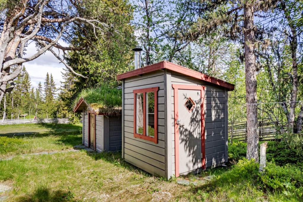 Fjällidyll med spår och leder runt knuten – rymligt boende i attraktiva Hållan