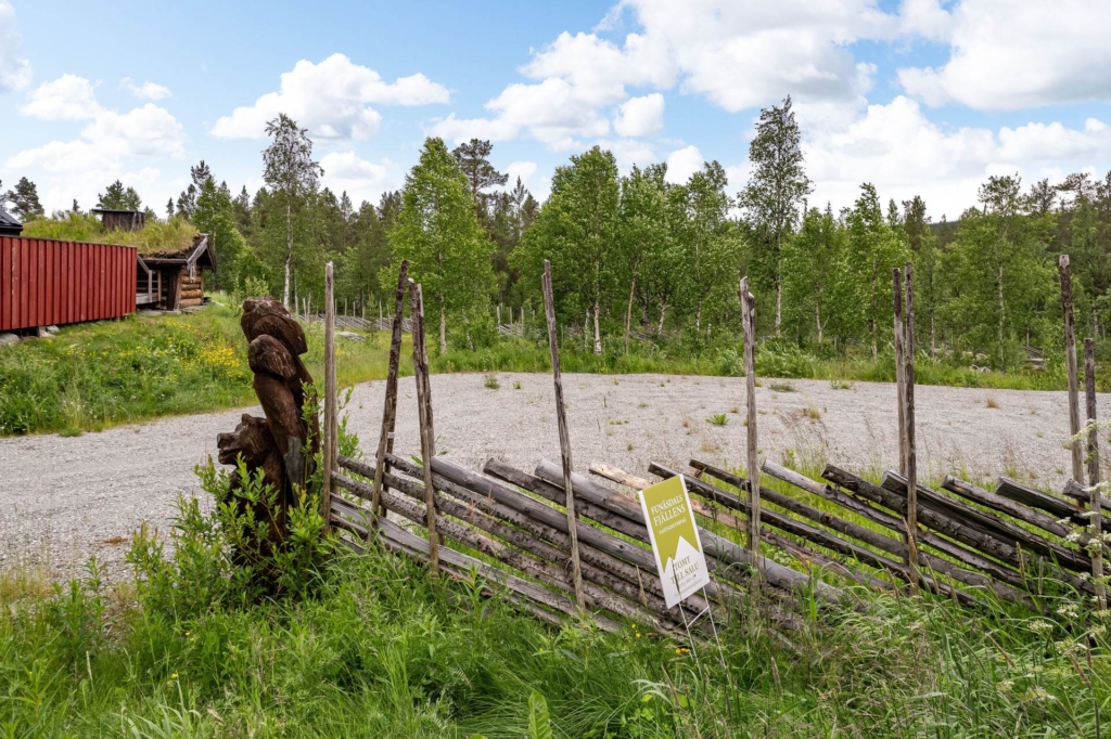 Obebyggd tomt fint belägen i Söromsjön!