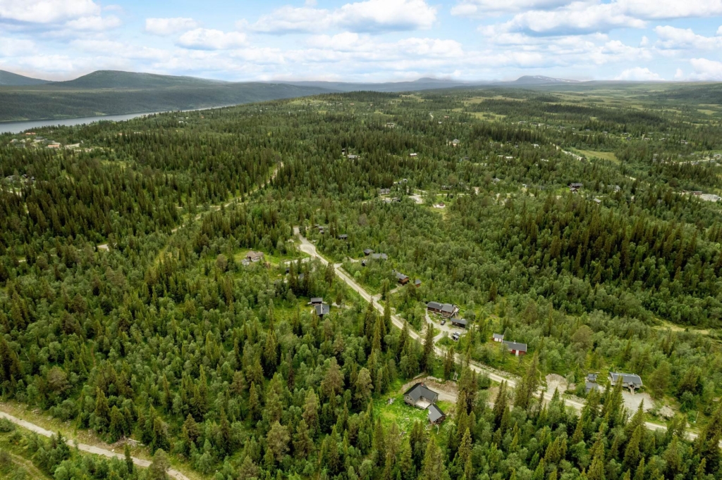 Rymlig och rofyllt belägen fjälltomt i Messlingen