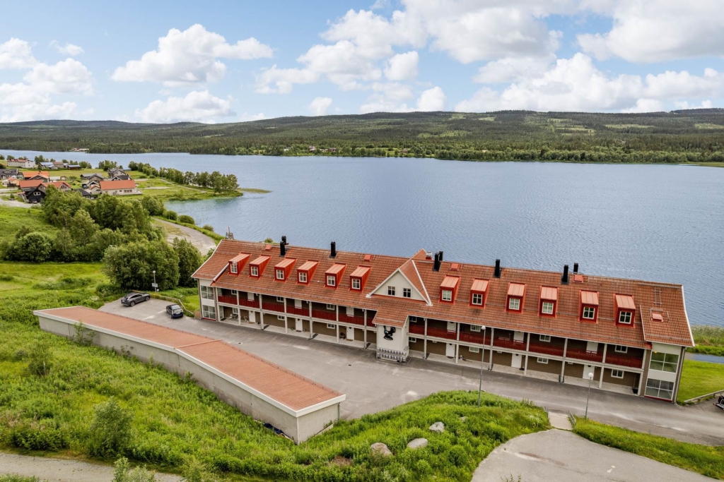 Fräscha 5 rok med sjö och fjällvy!