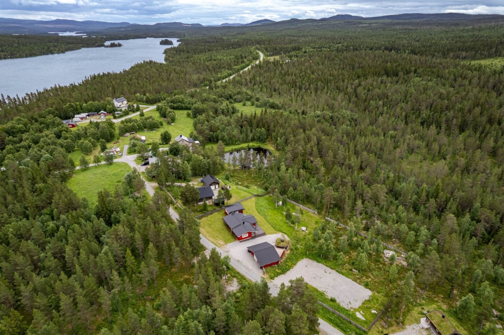 Obebyggd tomt fint belägen i Söromsjön!