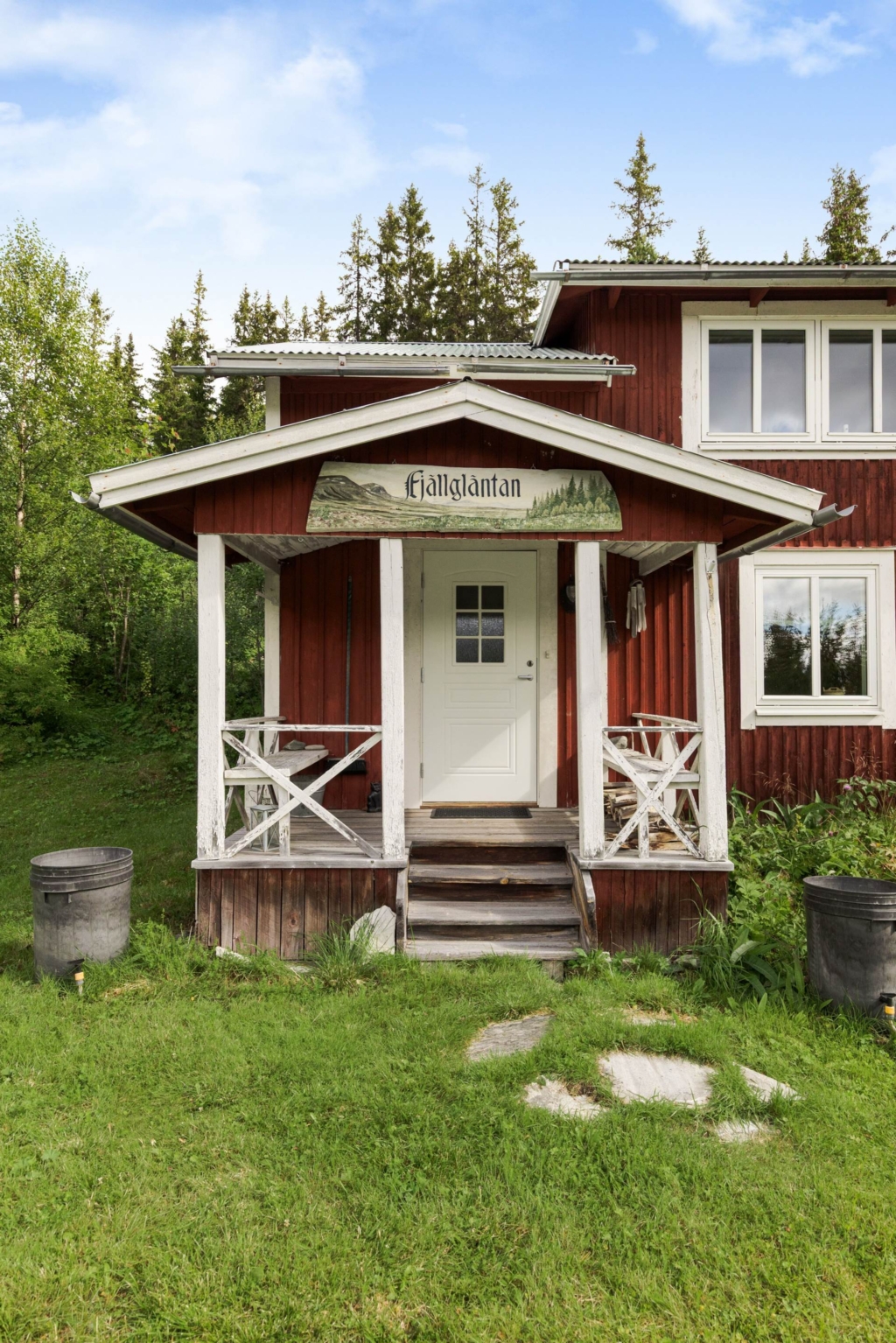Fantastisk gårdskänsla med Funäsdalens fjällvärld precis utanför dörren