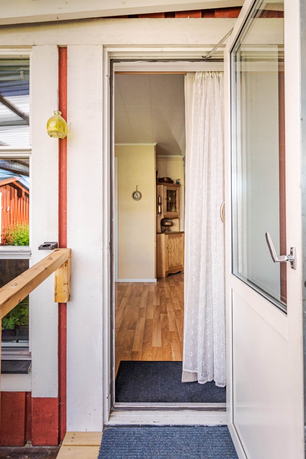 Utgång till trädgård (utan rubrik)
