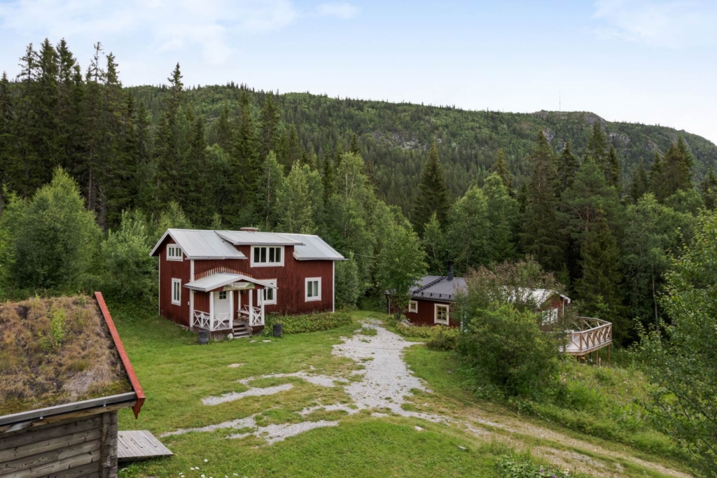 Fantastisk gårdskänsla med Funäsdalens fjällvärld precis utanför dörren
