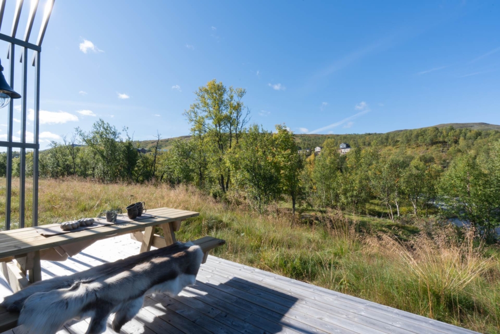 Fjällhus med unikt hörnläge – Tännån och längdspår utanför dörren och fjället som fond