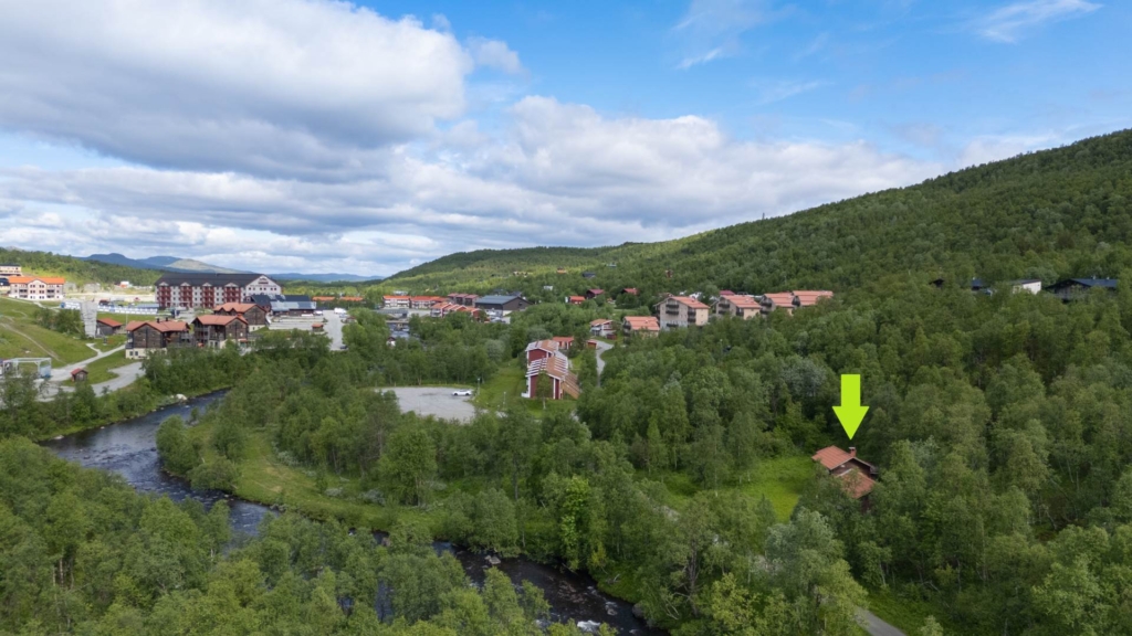 Fantastiskt läge med många möjligheter, direkt närhet till aktiviteter och mäktig fjällnatur!