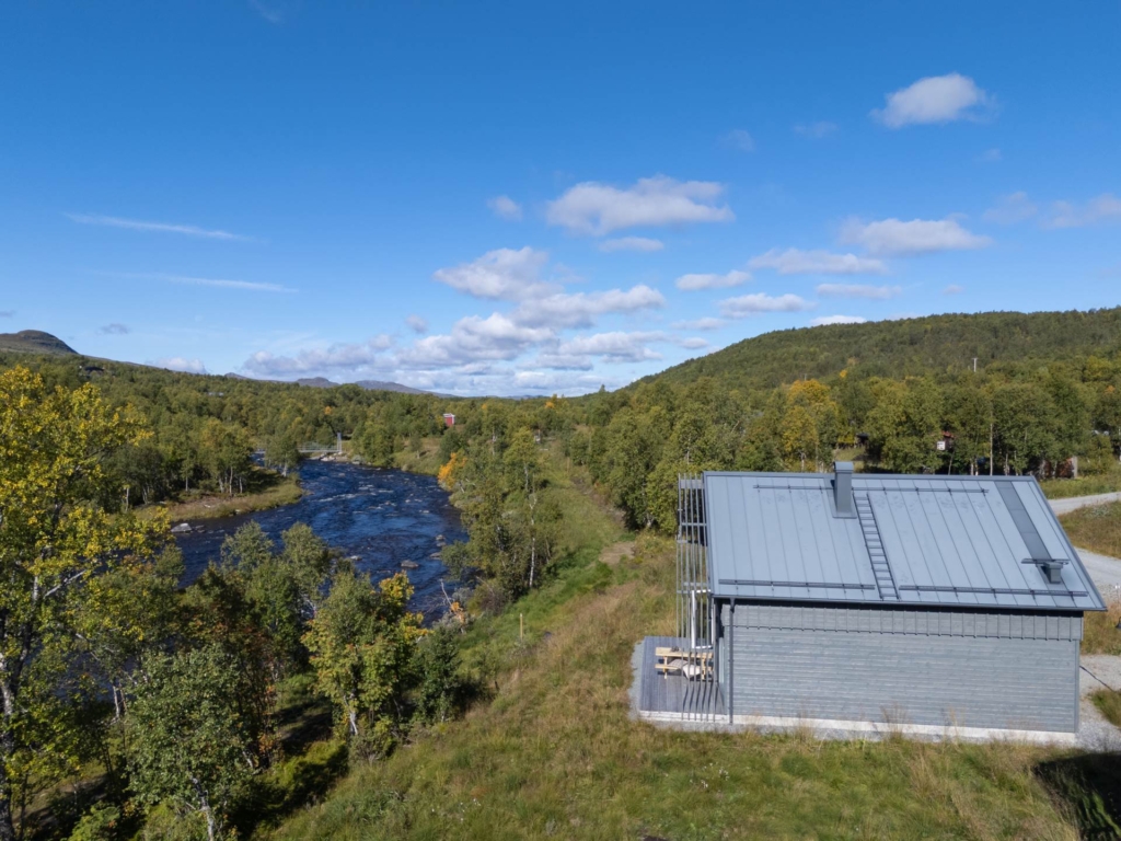 Fjällhus med unikt hörnläge – Tännån och längdspår utanför dörren och fjället som fond