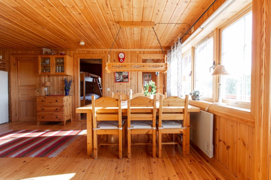 Hus med två lägenheter och härliga fjällvyer