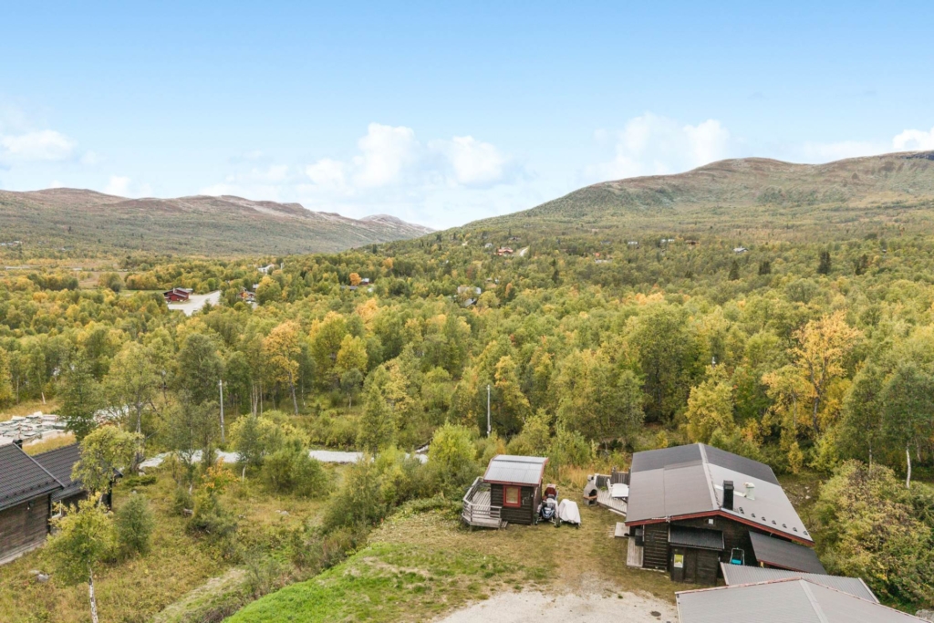 Drömläge i Siljeströms stugby – renoverad stuga med fjällutsikt