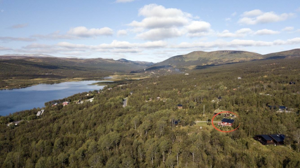 Hus med två lägenheter och härliga fjällvyer