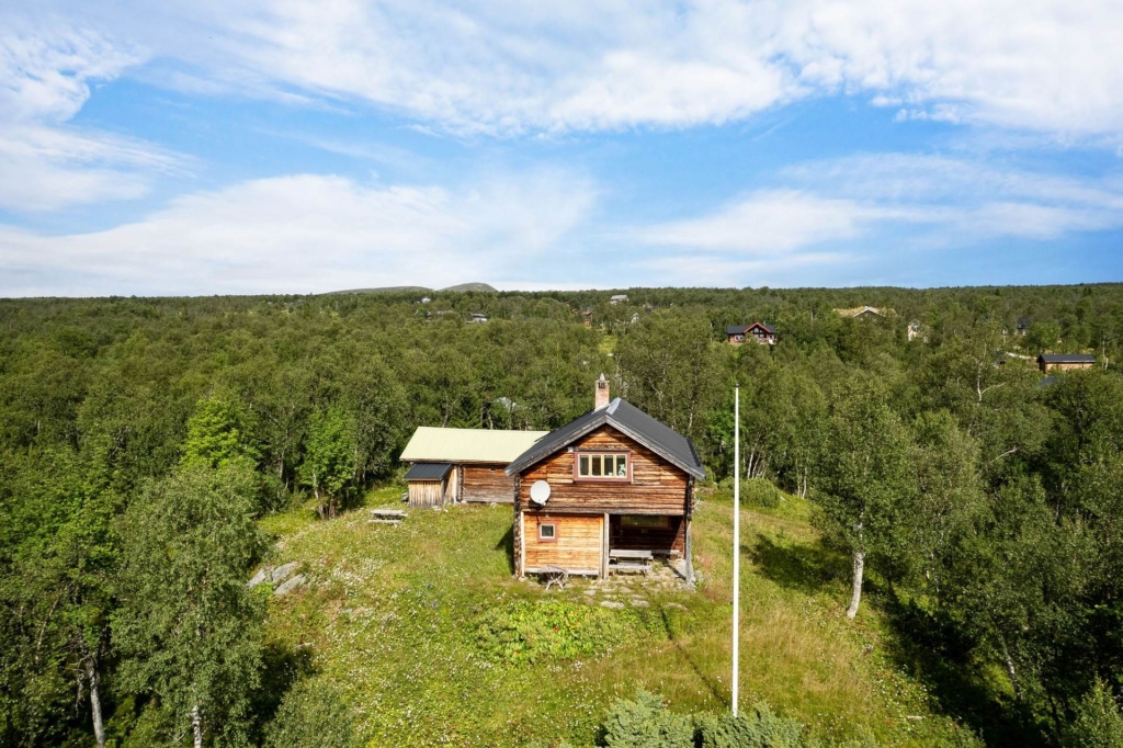 Timrad stugdröm med hänförande utsikt!
