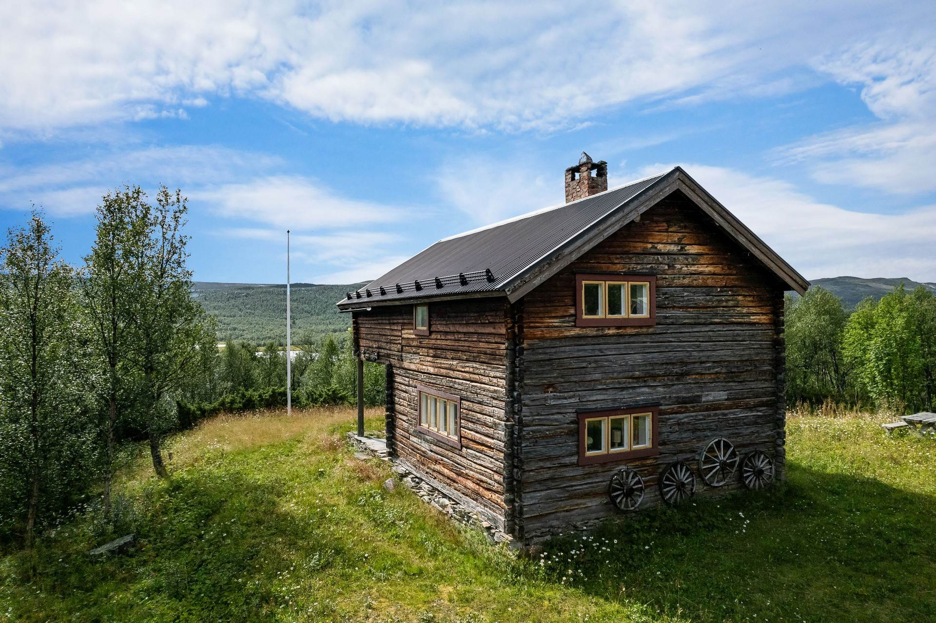 Timrad stugdröm med hänförande utsikt!